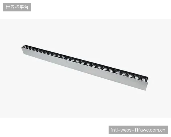 室外体育场究竟应该用UGR还是GR来评估眩光？标准的模糊不清，是否正让不合格的防眩光格栅产品流入市场？